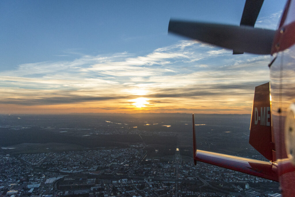 Gyrocopter flight experience at sunset with KAS